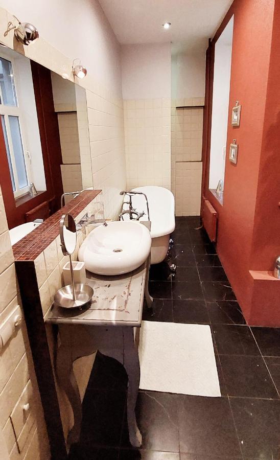 Perfectly Central Apartment 5 Min To Old Town & Art Noveau. Рига Экстерьер фото